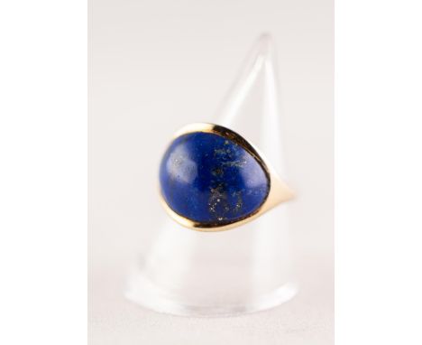 14 ct GOLD RING COLLET SET WITH A LARGE CABOCHON OVAL LAPISE LAZULI 6.9 gms gross, ring size "M"