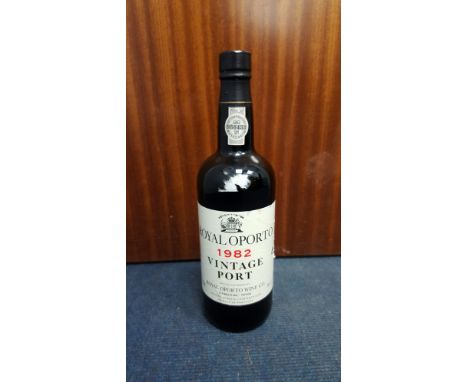 1 bottle of Royal Oporto 1982 vintage port, 75cl
