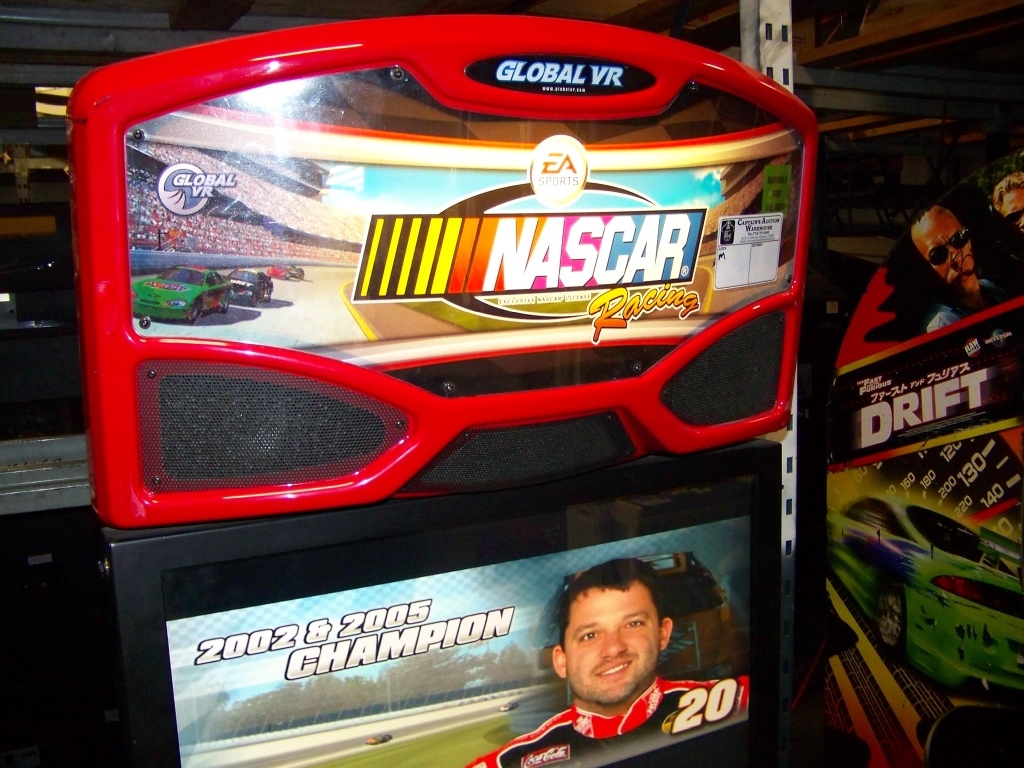 { Choice of lots 241, 242 } NASCAR RACING ARCADE GAME GLOBAL VR LCD
