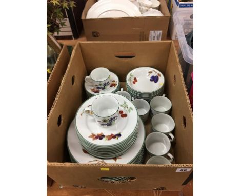 Quantity of Royal Worcester 'Evesham Vale'