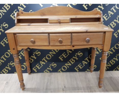 PINE CONSOLE TABLE WITH REMOVEABLE TOP SECTION