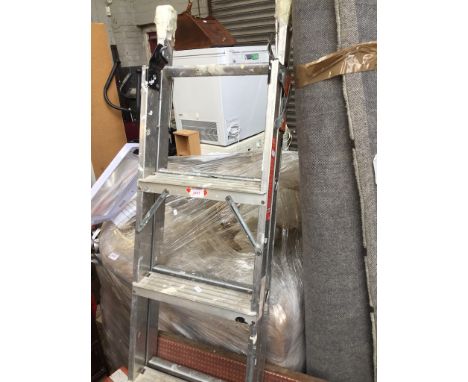 ALUMINIUM 3 WAY LADDER