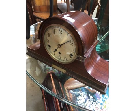 A MAHOGANY CASED MANTLE CLOCK