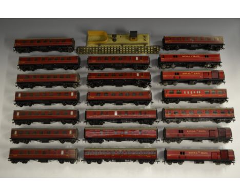Hornby Dublo Rolling Stock - D1/32098 TPO mail van, W807; Restaurant cars, W9566W;  others M41012;  E81312;  M4193;  M26143 (