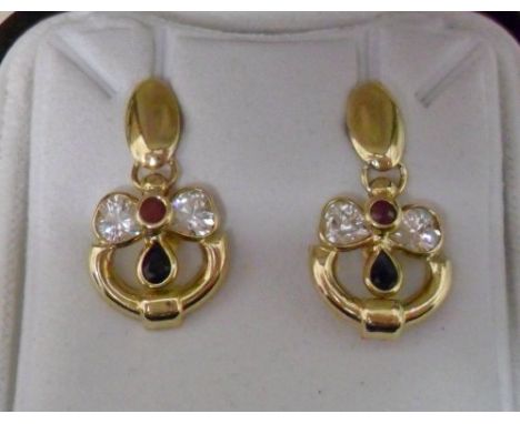 Pair of 18ct gold earring with ruby or spinel and sapphire stones