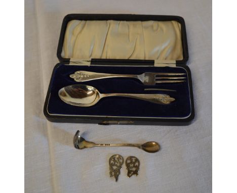 Cased silver spoon and fork, converted/modified sugar bow and two peices of broken silver (all AF) - total weight 1.8oz