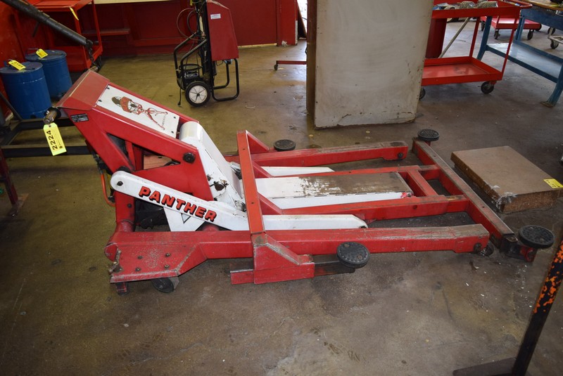 PANTHER 7,600 LB. CAP. (EST) PORTABLE HYDRAULIC CAR LIFT S/N Z103 (1989)