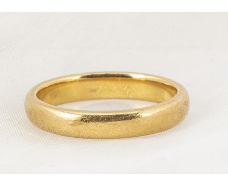 A 22ct gold wedding band, of D shape, ring size O, 3.6mm wide, 5.8g 