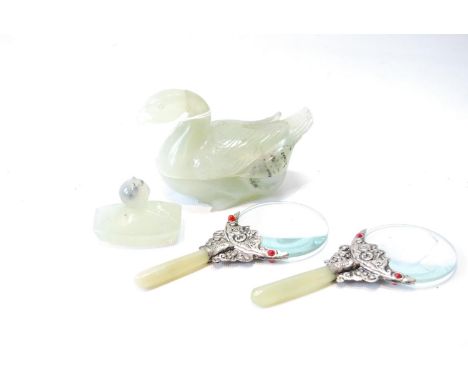 Chinese carved green hardstone trinket box in the form of a duck (a/f), 8cm high, a pair of magnifying glasses with white met