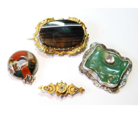 Silver chrysoprase and quartz panel brooch by Mike Gill (GSA), a small 'Scotch Pebble' brooch, another, and a 9ct gold bar br