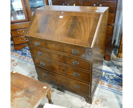 Veneered wooden bureau