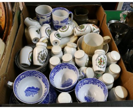 Box of Gloria Concepts Franklin Mint ceramic spice jars, Spode Italian cups and saucers etc 