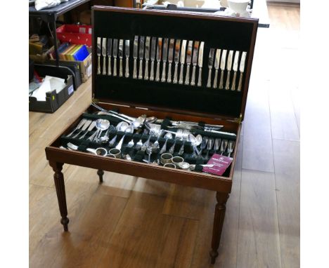 Substantial set of silver plated cutlery in a cutlery table, marked Inkerman of Sheffield 