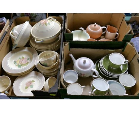 Three boxes of Susie Cooper tea and dinnerware 