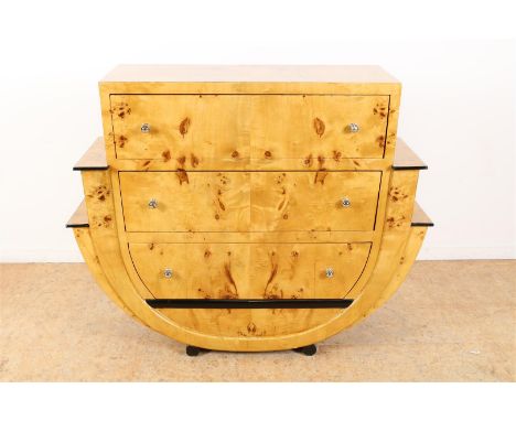 Wortelnoten gefineerd Art Deco-stijl commode met 3 laden, 92 x 117 x 42 cm. 