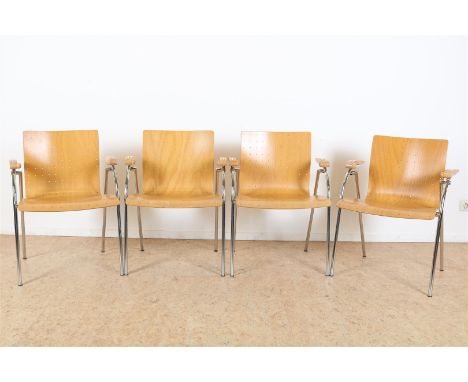 Serie van 4 beukenhouten armstoelen op verchroomde onderste, ontwerp Wulf Sneider voor Thonet, model S570, 90-er jaren