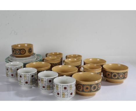 Kiln Craft pottery dinner and tea service, six Midwinter Stylecraft bowls, Sandland Ware cake set etc. (qty)