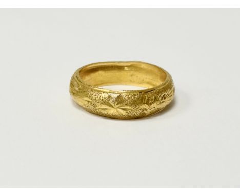 A 23ct Thai gold ring. 3.75g. UK size V.