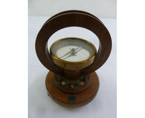 Griffin and Mattlock a Victorian mahogany cased compass