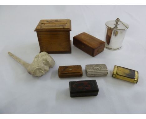A quantity of collectables to include a clay pipe, cigarette boxes and snuff boxes  (8)