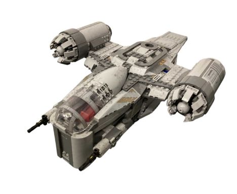 Lego Star Wars The Razor Crest and three other spacecraft, all constructed (4)