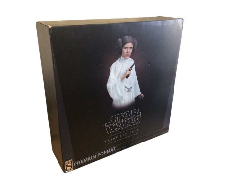 Sideshow Star Wars 1/4th Scale limited edition 162/2000 Princess Leia, constructed with box (1)