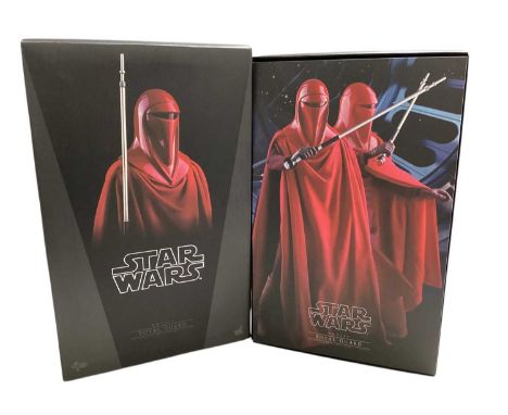Star Wars Hot Toys 1/6th Scale action figure 'The Mandalorian' Royal Guard, boxed, MMS469