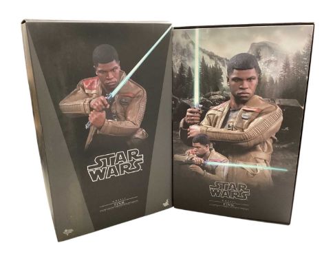 Star Wars Hot Toys 1/6th Scale action figure 'The Mandalorian' Moff Gideon, boxed, TMS107 and Finn, boxed, MMS345.