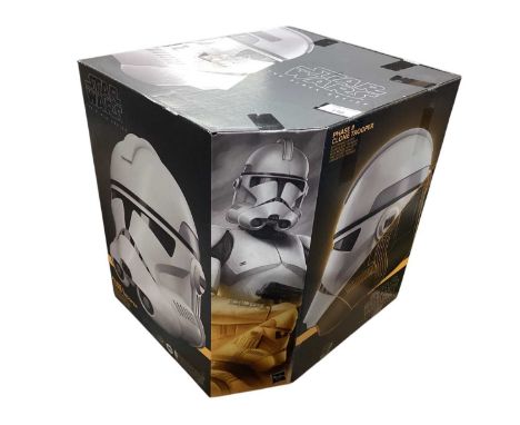 Hasbro Star Wars Black Series Phase II Clone Trooper Helmet, boxed (1)
