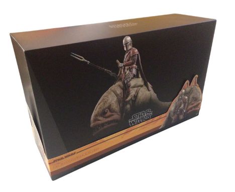 Hot Toys Wars 1/6th scale The Mandalorian &amp; Blurrg, boxed TMS 046 (1)