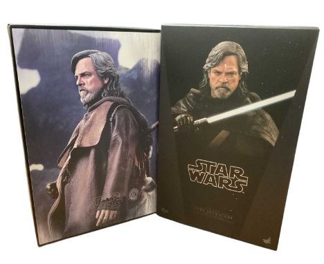 Star Wars Hot Toys 1/6th Scale action figure 'The Last Of The Jedi' Luke Skywalker (deluxe version), MMS458 and BB-9E MMS441