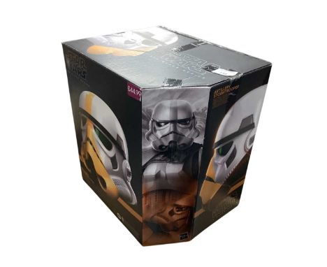 Hasbro Star Wars Black Series Artillery Storm Trooper Helmet, boxed (1)