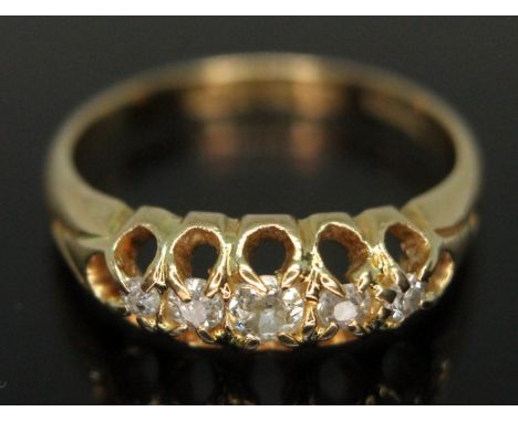 A hallmarked 18ct gold diamond ring, gross wt. 3.87g, size M.  