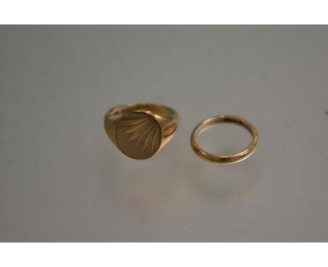 A 9ct gold engraved signet ring (R/S) and a 9ct gold wedding band (M) (11g)