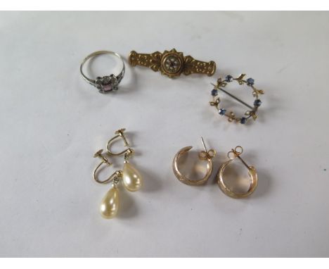 A 9ct brooch, approx 2.6 grams, a pair of 9ct pearl earrings, a gilt metal brooch, ring and earrings, total weight approx 10 