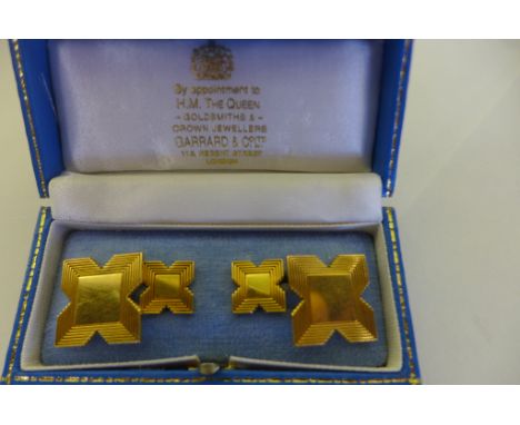 A pair of 9ct Garrards and Co cufflinks, fully hallmarked, diameter 18mm, weight approx 17.6 grams, in original box - very go