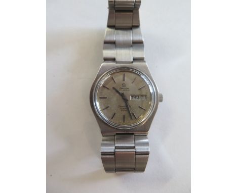 A gents steel cased Omega Seamaster automatic Cosmic 2000 wrist watch on Omega bracelet, dial with baton marker, day and date
