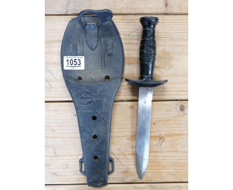 Divers Knife in Rubber Scabbard: 