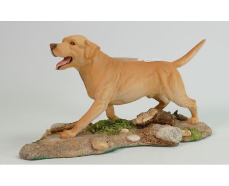 Royal Doulton ceramic figure of Labrador on Plinth: length 29cm 