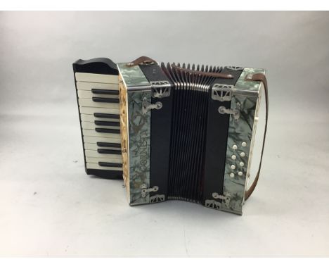 LA CORNETA GERMAN ACCORDION, 29cm wide