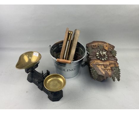 SET OF SCALES WITH WEIGHTS AND KEYS, 29cm wide