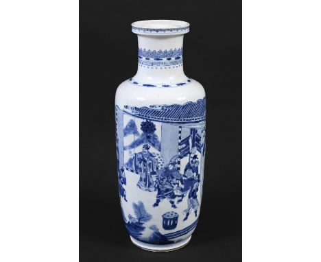 CHINESE BLUE &amp; WHITE PORCELAIN ROULEAU VASE - KANGXI Qing Dynasty Kangxi period (1661-1722), a large vase painted with a 