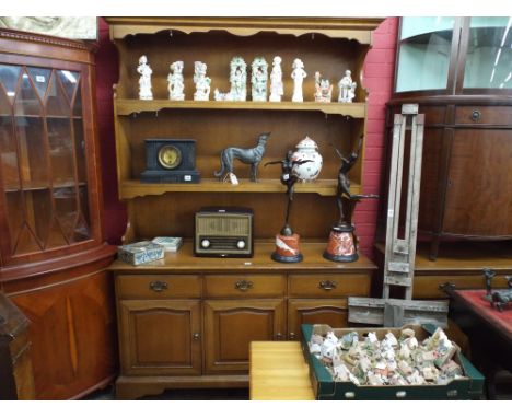 4'6 mahogany dresser with shelf back and drawers and cupboards under