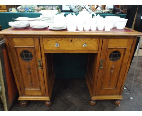 3'6 light oak pedestal desk with red top