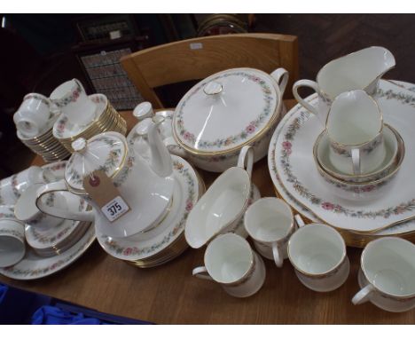 Paragon Belinda bone china dinner & tea service