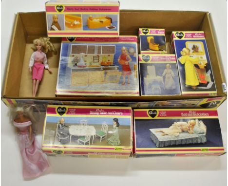 A quantity of vintage Sindy items.