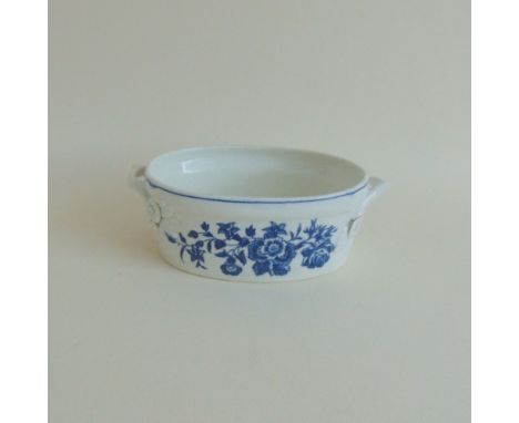 A Worcester blue and white butter tub, Three Flower pattern, circa 1770, 11 by 8 cm diameter approx. 4 cm high approx Provena