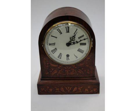 An American table/mantle clock, 19th Century, with marquetry detail to case (with pendulum inserted) 