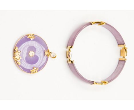 A 14k gold and lavender jade circular pendant; together with a 14k bracelet ensuite, with four curved lavender jade sections 