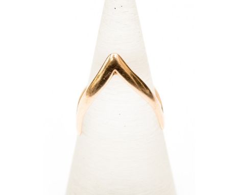 A 9ct gold wishbone ring